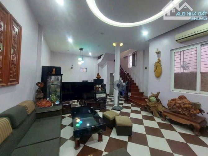 Cho Thuê nhà phố Lý Sơn,Long Biên 8 triệu,80m, ,2 tầng, full nội thất, Ô TÔ, Kinh Doanh - 1