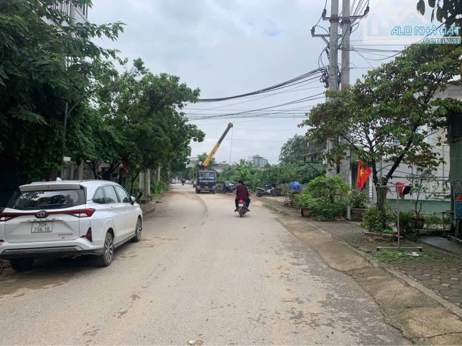 Chỉ với 1,1 tỉ sở hữu ngay lô đất phường Tùng Thiện sổ đỏ Hà Nội , ngõ ô tô tránh - 1