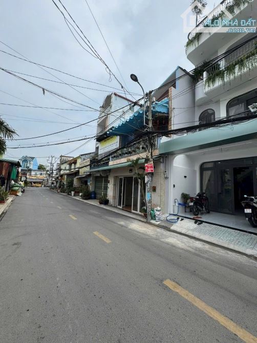 MTKD VỊ TRÍ ĐẸP 3 TẦNG ĐƯỜNG GIÁC ĐẠO GẦN NGUYỄN ẢNH THỦ THIẾT KẾ PHONG CÁCH HIỆN ĐẠI - 1