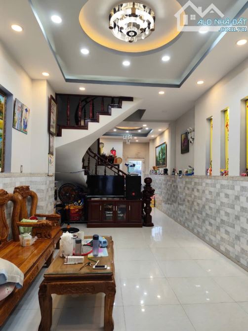 CẦN BÁN GẤP NHÀ 3 TẦNG GẦN VẠN PHÚC CITY THỦ đức,giá chỉ 5,85 tỷ - 1