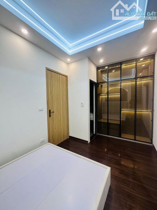 Nhà 5 tầng đẹp giữa lòng Hà Đông, View công viên, Ô tô tránh, Vỉa hè rộng, Kinh doanh đỉnh - 1