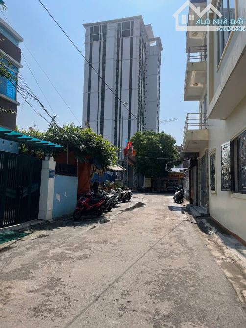 BÁN LÔ ĐẤT HIẾM ĐẸP ĐƯỜNG 24M – ĐỐI DIỆN TÒA GEM PARK, HỒNG BÀNG - 1