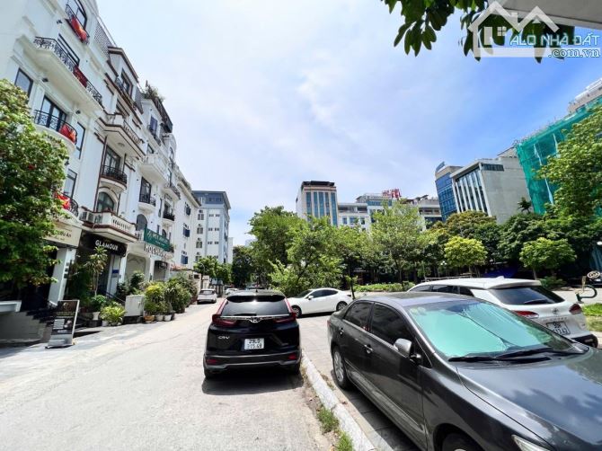 BIỆT THỰ CẦU GIẤY - Ô tô tránh kinh doanh - 150m - 4 tầng - 41 Tỷ - 1