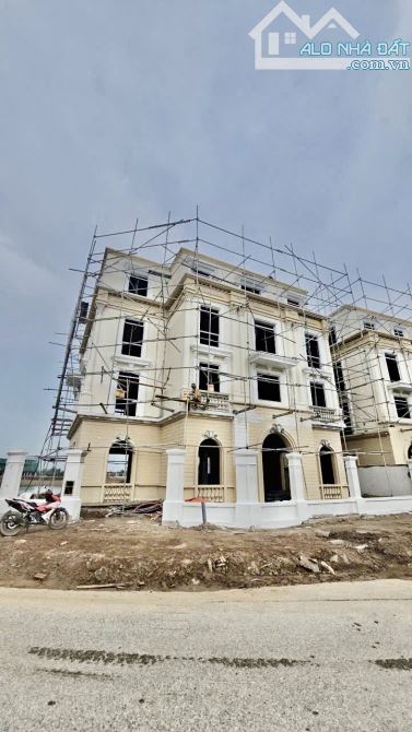 🔥SIÊU PHẨM ĐƠN LẬP GÓC HOÀNG GIA VIEW NGỰ HOA VIÊN- BỂ BƠI PHA LÊ- DT 388M2 - 1