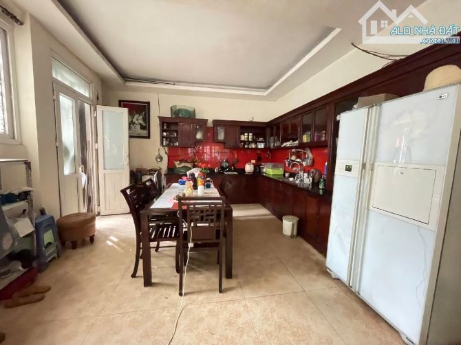 NHÀ LÔ GÓC XUÂN LA 63m² – 5 TẦNG – Ô TÔ ĐỖ CỬA – CHỈ 12.48 TỶ - 1