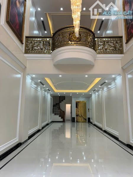 SIÊU PHẨM PHỐ NGUYỄN VĂN LINH LONG BIÊN 19 TỶ DT 80M MT 5M 7T 2 MẶT NGÕ TRƯỚC SAU OTO TRÁN - 1