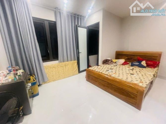Cần Bán Nhà Mai Phúc, Long Biên 5T, 31m2 giá 5,6 tỷ (ngõ ô tô đỗ cách nhà 30m) - 1
