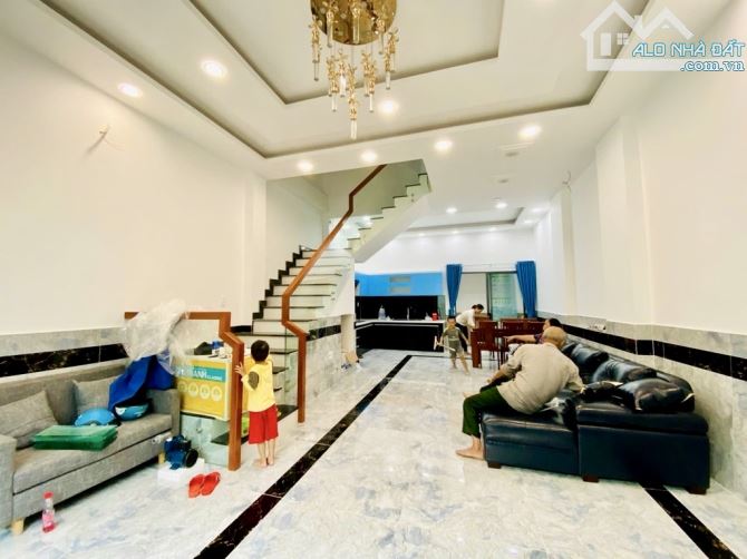 NHÀ ĐẸP GIÁ TỐT NGAY HƯƠNG LỘ 2- 60M2 NGANG 5M-VUÔNG VỨC-4PN-CHỈ 6.4TỶ - 1