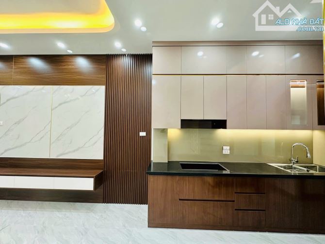 BÁN NHÀ PHÚC ĐỒNG 6.X TỶ, 45M2, MT4M, LÔ GÓC, NGÕ 4M, THIỆN CHÍ BÁN - 1
