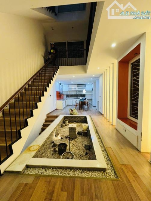 Bán nhà Linh Lang, 3 thoáng oto đỗ cửa. 79m2 x 5T, MT 4,3m. Dòng tiền. 31,68 tỷ. - 1