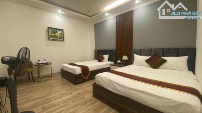 Bán Khách Sạn Phố Trần Duy Hưng, 150m2, 9T, MT 6m, View Hồ Doanh Thu 2 tỷ/Năm. - 1