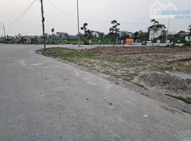 C,C,C BA,N  ĐẤT NỀN  ĐÔ THỊ BẢO LONG BN  TRỤC CHÍNH  ĐẠI LỘ RẺ 3,7 TY DTG100M2 MT5M - 1