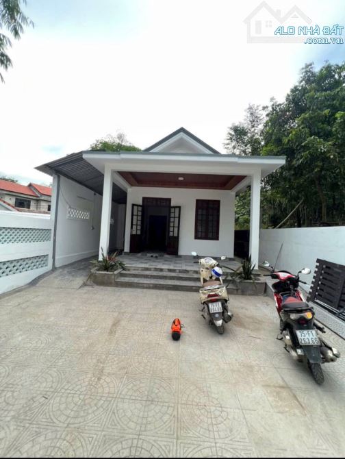 Nhà cấp 4 sân vườn rộng 229 m2 mà chỉ 2,6 tỷ. - 1