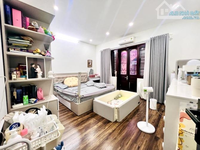 CHẠM NGAY TRÁI TIM AN CƯ - NHÀ ĐẸP TRUNG PHỤNG - 5 TẦNG Ở SƯỚNG - GIÁ YÊU THƯƠNG HƠN 7 TỶ - 1