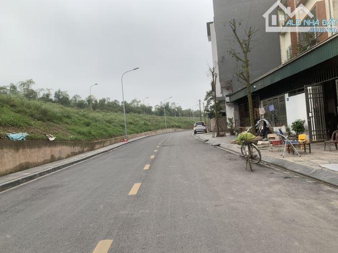 Bán 114m đất tặng xưởng mặt chân đê Phúc Lợi, có thể xây tòa văn phòng, trụ sở, kho hàng - 1