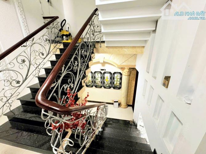 Biệt thự trung tâm P.Tân Bình - Cách nhà Ga T3 chỉ 500m. DT 7x20m~400m2, 4 tầng mới - 1