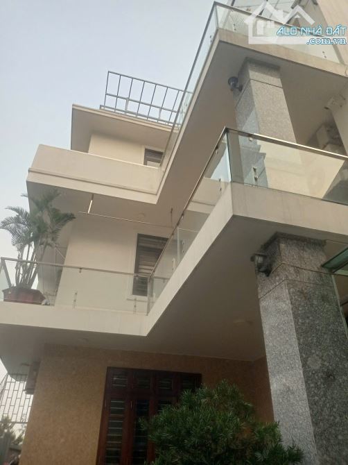 BÁN BIỆT THỰ ĐẸP – SÁT VÀNH ĐAI 3.5 – Ô TÔ VÀO NHÀ 150m2 giá 16 tỷ. - 1