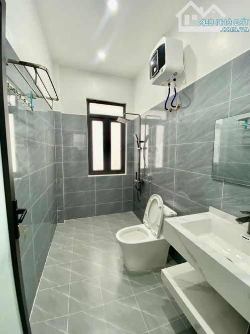 Bán Nhà 3 tầng Lạch Tray Ngô Quyền Hải Phòng vị trí gần các khu tiện ích, giá 3.09 tỷ - 1