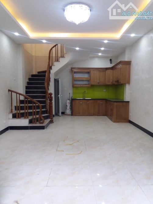 Nhà 5 tầng Định Công, Hoàng Mai 39m² – 2 mặt thoáng – gần phố – tặng nội thất – giá 8.9 tỷ - 1