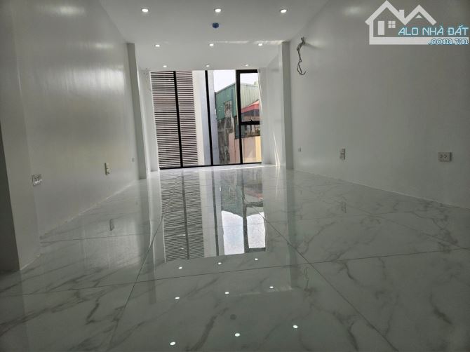Bán tòa nhà phố Cát Linh, Đống Đa, 60m2 , 8 tầng thang máy, xây mới. - 1
