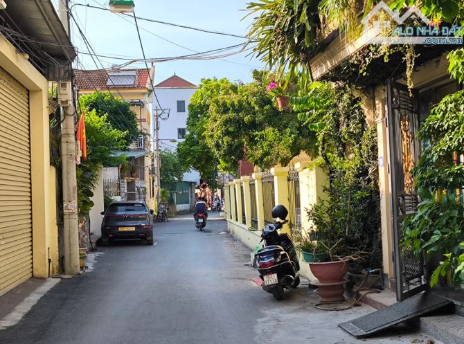 Bán đất mặt ngõ ô tô tránh, tiện ích, sổ đỏ như tờ A4, cạnh cầu Thượng Cát - 1