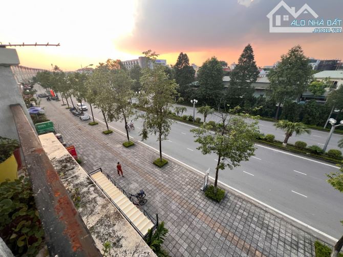 Cho thuê shophouse lô góc 210m Mặt đường chính, Full nội thất KĐT Nam An Khánh, giá 25tr - 12