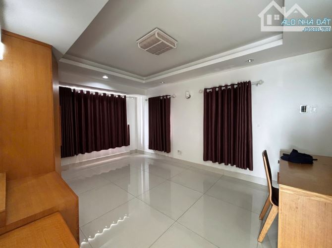 Giảm mạnh 55 về 38 tỷ góc 2 MT Phạm Văn Đồng, Q GV (18 x 15m) - 4 lầu DTSD 1000m2 - HĐT180 - 2