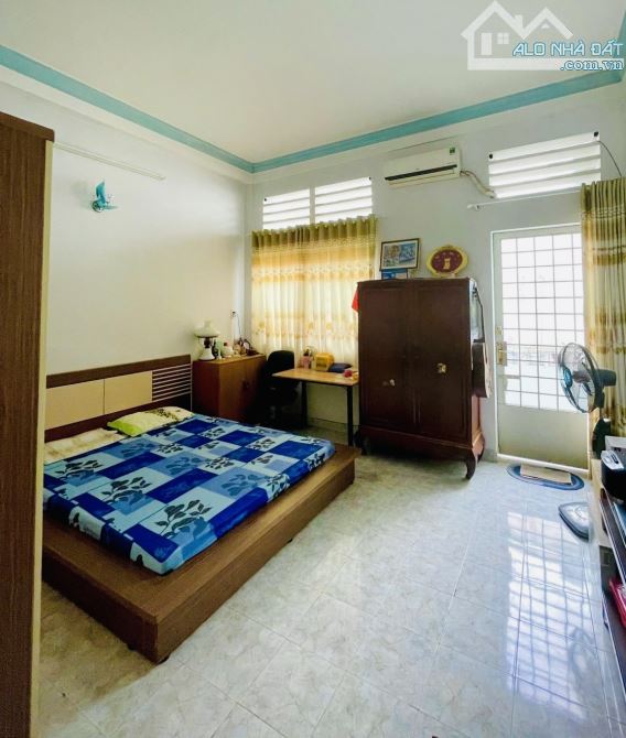 HXH NGAY EMART SÁT MẶT TIỀN PHAN VĂN TRỊ 50M2 3TẦNG CHỈ HƠN 7TỶ - 2