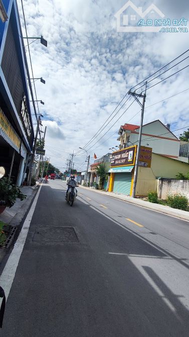 BÁN NHÀ MĂT TIỀN, SỔ RIÊNG, 135M2 Gần thị trấn hóc môn, nhỉnh 4 Tỷ - 2
