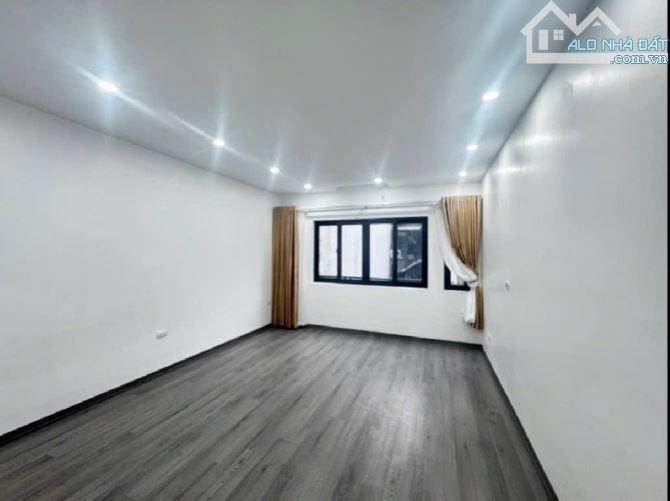 🏡 BÁN NHÀ - BỒ ĐỀ-200m LÊN CẦU CHƯƠNG DƯƠNG- O TÔ ĐỖ CỬA  GIÁ 9,7 TỶ - 2