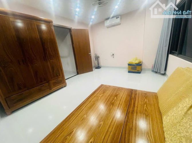 Cần Bán Nhà Mai Phúc, Long Biên 5T, 31m2 giá 5,6 tỷ (ngõ ô tô đỗ cách nhà 30m) - 2