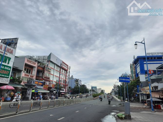 TÌM ĐÂU! NHÀ MT HẬU GIANG QUẬN 6 (4x17m) Hầm 2 lầu st - chỉ 12.5 tỷ TL - 2