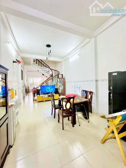 MẶT TIỀN BÀU CÁT - KHU VIP BÀU CÁT - 5PN - 4 TẦNG  - 4X18 - DTCN 72M2 - GIÁ 12.X TỶ - 2