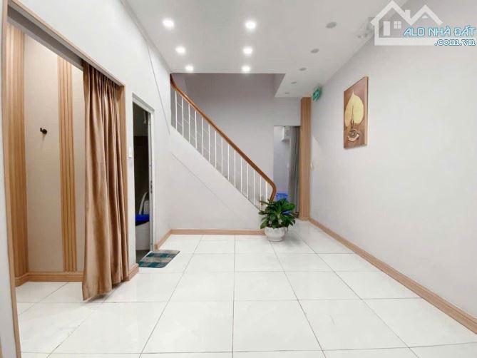 NGỢP BANK 14 TỶ - MẶT TIỀN ÂU CƠ - NGUYỄN HỒNG ĐÀO - 110M2 - 4 TẦNG - GIÁ 19.X TỶ - 2
