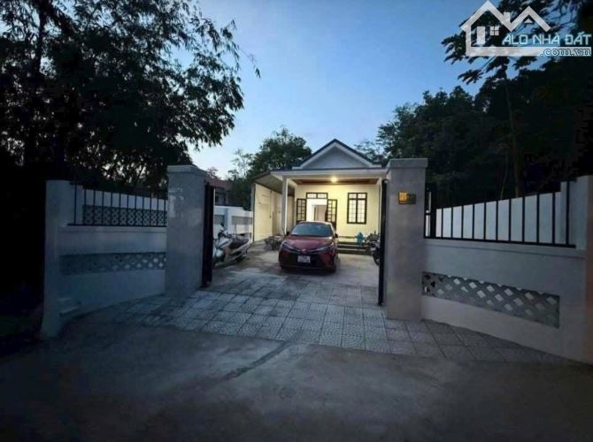 Nhà cấp 4 sân vườn rộng 229 m2 mà chỉ 2,6 tỷ. - 2