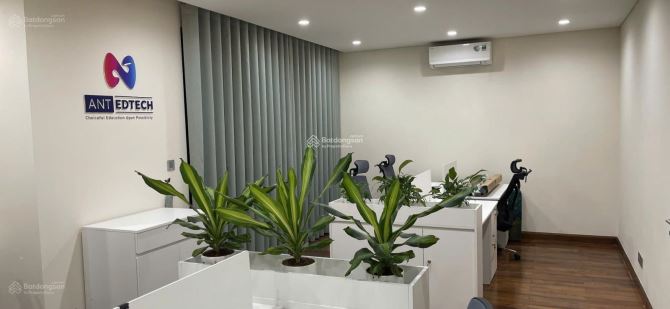 Cho thuê nhà biệt thự tại KĐT Dịch Vọng  250m² xây dựng 4 tầng - 2