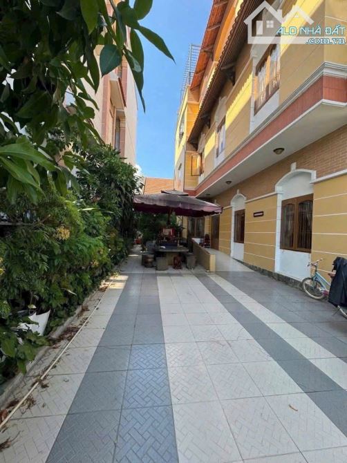 Bán Nhà Xưởng  Đất Sạch Không Quy Hoạch, Đang Cho Thuê 40Triệu/Tháng - 2