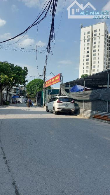 Bán nhà phố Gia Quất 30m2- 5 tầng - 6tỷ hơn, gần ô tô tránh, gần Chung cư Homeland - 2