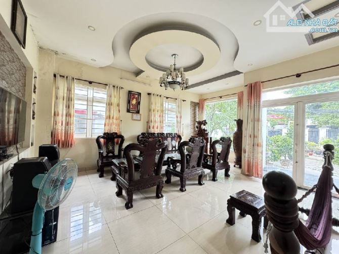 HẠ CHÀO 500 TRIỆU! BIỆT THỰ MẶT TIỀN HIỆP PHÚ Q9 CÒN 17.5 TỶ! - 2