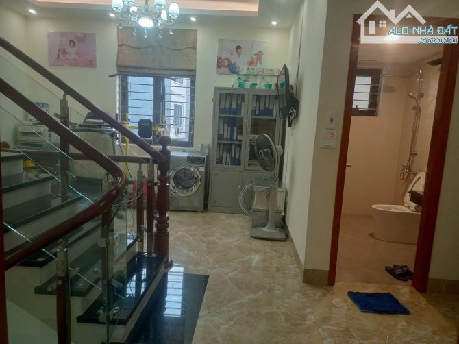 BÁN BIỆT THỰ ĐẸP – SÁT VÀNH ĐAI 3.5 – Ô TÔ VÀO NHÀ 150m2 giá 16 tỷ. - 2