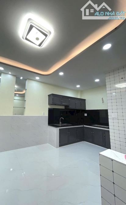 BÁN NHÀ NGUYỄN SƠN - TÂN PHÚ - 30M2 - 2 TẦNG - GẦN MẶT TIỀN - 3 TỶ NHẸ - 2