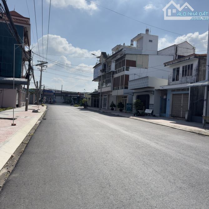 NHÀ TRỆT LẦU MẶT TIỀN Đ.HỒ TRUNG THÀNH GẦN CẢNG HOÀNG DIỆU CẦN THƠ-CHỢ HỘI LỰC - 2