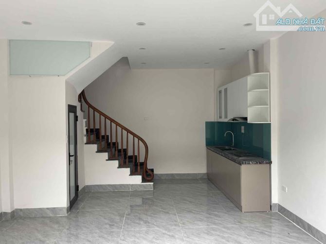 BÁN NHÀ MỚI THẠCH BÀN – 6 TẦNG – Ô TÔ VÀO NHÀ – GIÁ 6.8 TỶ - 2