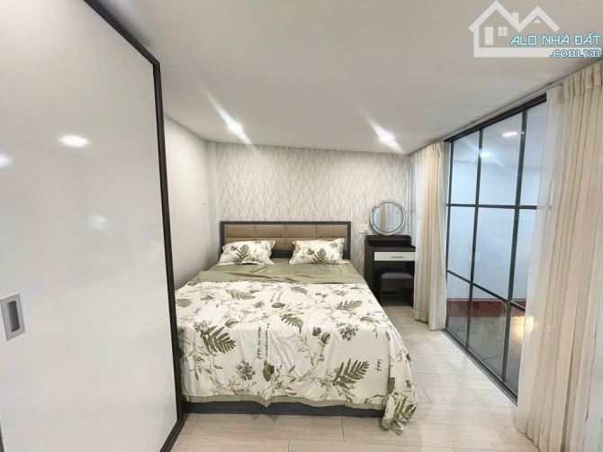Bán nhà hẻm 656 Quang Trung, GV sát hẻm xe hơi chỉ 3ty680 kèm nội thất - 2