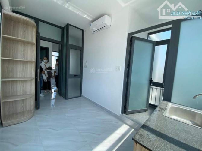 DÒNG TIỀN 70tr/tháng - SÁT BÊN HUTECH- XVNT - UNG VĂN KHIÊM - 68m2- 6 TẦNG -11 CHDV FULL - 3