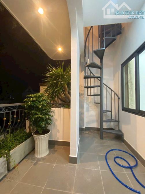 MTKD VỊ TRÍ ĐẸP 3 TẦNG ĐƯỜNG GIÁC ĐẠO GẦN NGUYỄN ẢNH THỦ THIẾT KẾ PHONG CÁCH HIỆN ĐẠI - 3