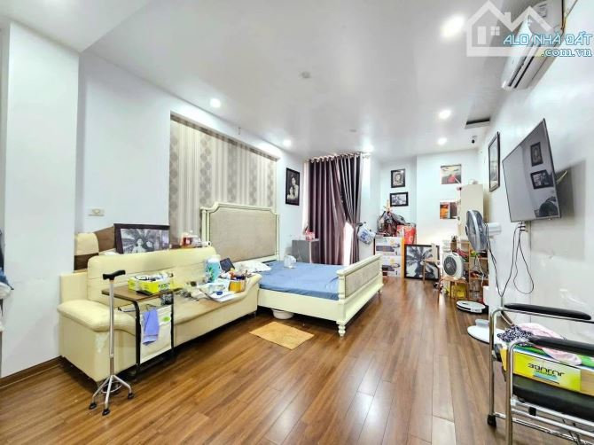 Bán Nhà 5 Tầng – Phố Văn Cao, Hải An – 7,9 Tỷ (Thỏa thuận). Vị trí trung tâm – Đường 12m - 3