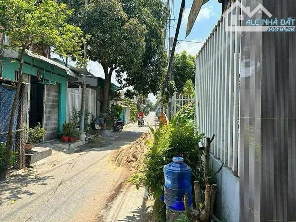Chủ Cần Bán nhanh Căn nhà 800triệu Sổ hồng Riêng Ngay Thái Thị Giữ Bà Điểm Hóc Môn 100m2 - 3