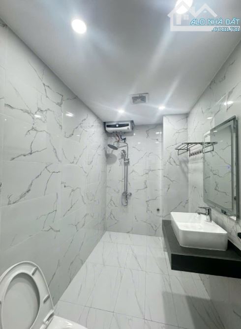 🏡 BÁN NHÀ - BỒ ĐỀ-200m LÊN CẦU CHƯƠNG DƯƠNG- O TÔ ĐỖ CỬA  GIÁ 9,7 TỶ - 3