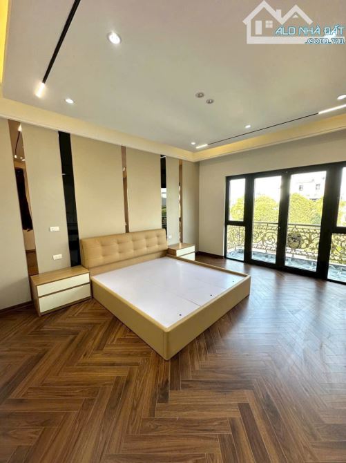 Bán nhà phố Cổ Linh-Long Biên DT 55M2, 7 Tầng, MT 4.7M, Gara ô tô, thang máy ô tô 16. - 3
